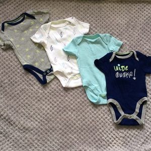4pk NB Onesies.